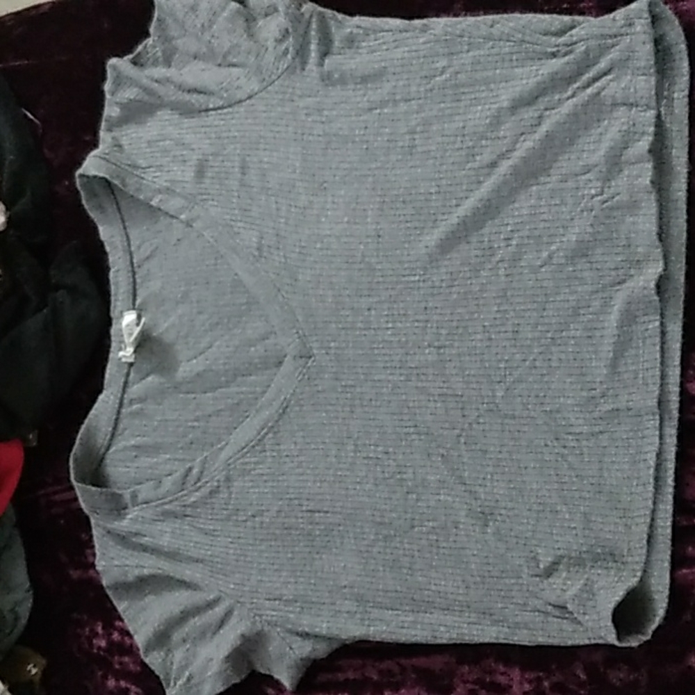 Grey crop top shirt